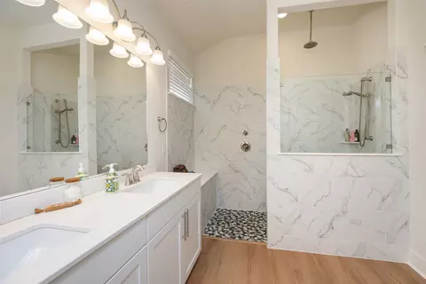 Bath - 137 Big Leaf Dr, Buda, TX 78610 photo 1 of 3