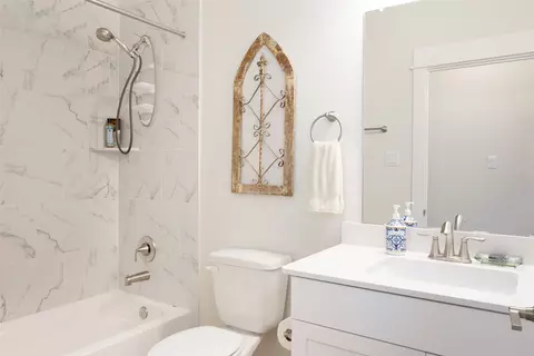 Bath - 137 Big Leaf Dr, Buda, TX 78610 photo 3 of 3
