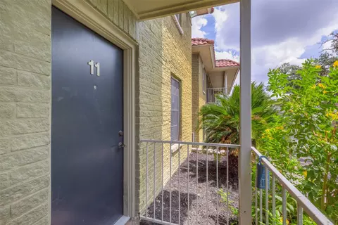 Exterior - 2302 E Side Dr #11, Austin, TX 78704 photo 9 of 11