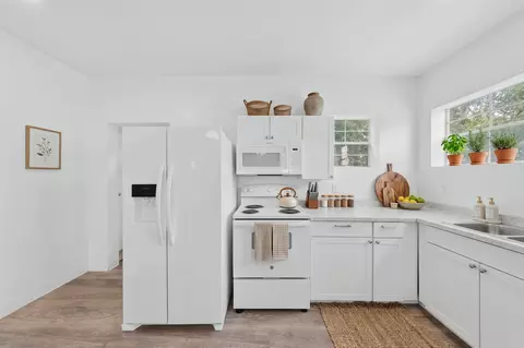 Kitchen - 224 Old Coach Ln, Elgin, TX 78621 photo 1 of 1