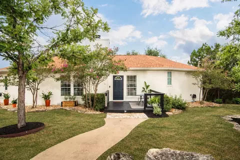 21900 Moulin Dr, Spicewood, TX 78669