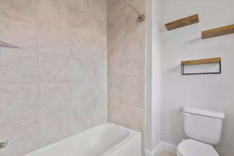 Bath - 101 Free Stone Dr, Georgetown, TX 78628 photo 5 of 6