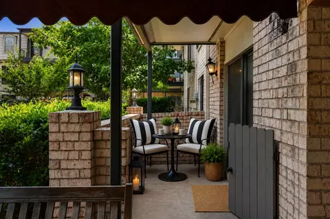 Exterior - 2425 Ashdale Dr #32, Austin, TX 78757 photo 2 of 7