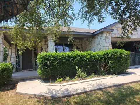 305 Verano Dr, Kyle, TX 78640