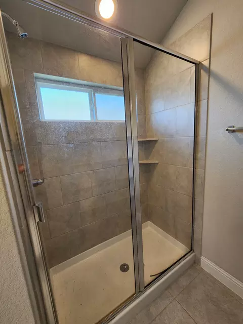 Bath - 313 Gaida Loop Loop, Georgetown, TX 78628 photo 3 of 4