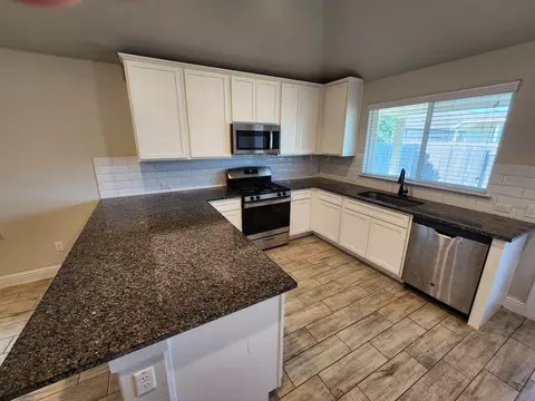 Kitchen - 313 Gaida Loop Loop, Georgetown, TX 78628 photo 2 of 3