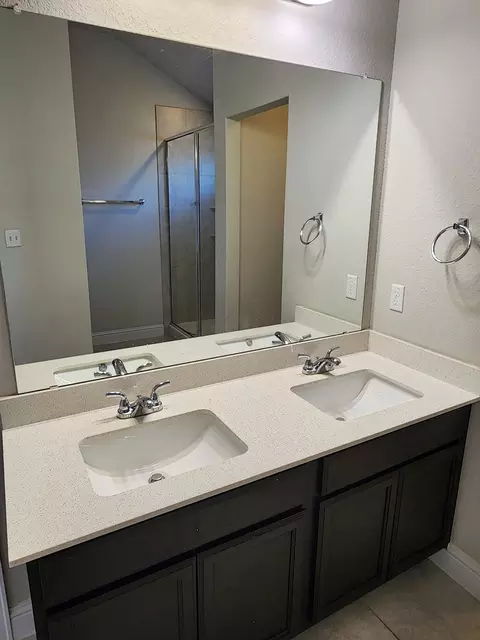 Bath - 313 Gaida Loop Loop, Georgetown, TX 78628 photo 1 of 4