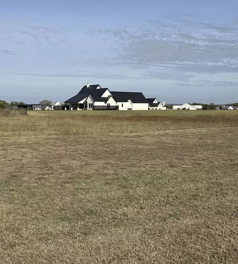 228 Interlaken St, Fredericksburg, TX 78624