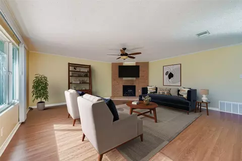 7901 Croftwood Dr, Austin, TX 78749