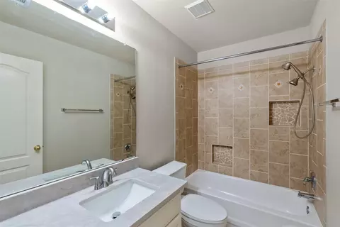 Bath - 4725 Tello Path, Austin, TX 78749 photo 3 of 3