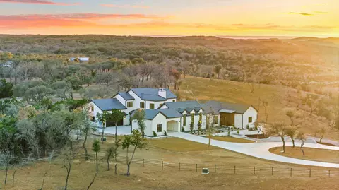 1562 Canyon Crossing View Vw, Dripping Springs, TX 78620