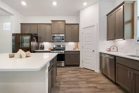 Kitchen - 12612 Penguin Path, Manor, TX 78653 photo 4 of 4