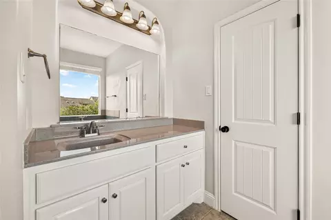Bath - 11005 Desert Willow Loop, Austin, TX 78748 photo 4 of 5