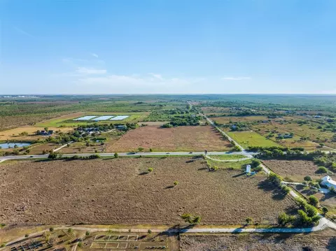 15350 San Marcos Hwy, Martindale, TX 78655