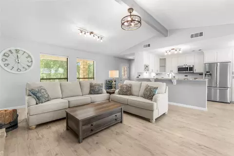 210 Teeoff #B, Horseshoe Bay, TX 78657