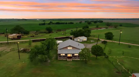1000 County Road 458, Coupland, TX 78615