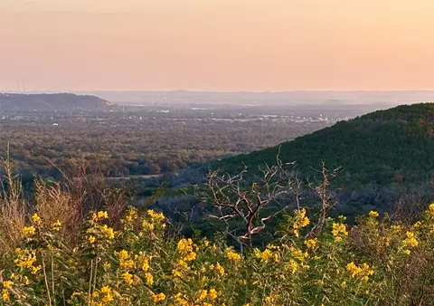 1056 Escalar Dr, Kingsland, TX 78611