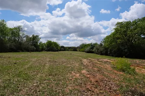 446 Herron Trl, Mcdade, TX 78650 photo 14