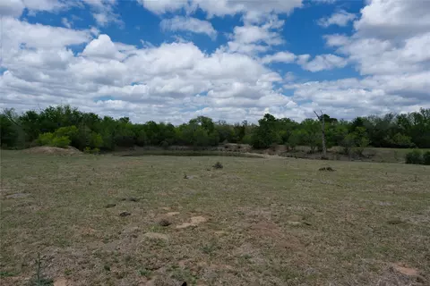 446 Herron Trl, Mcdade, TX 78650 photo 6