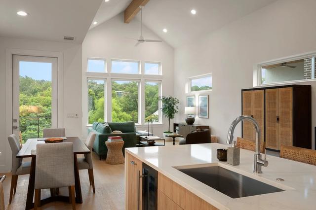 900 S 2nd St #3, Austin, TX 78704