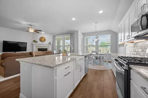 4174 Kingsley Ave, Round Rock, TX 78681