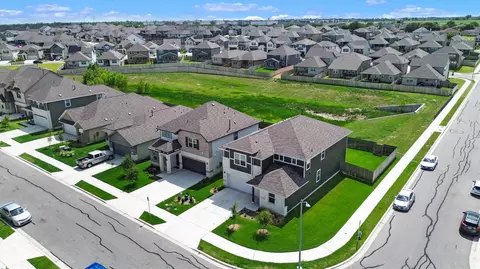 722 Palo Brea Loop, Hutto, TX 78634