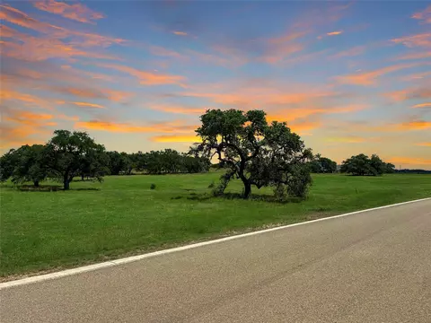 97 Summit Ridge Trl, Johnson City, TX 78636