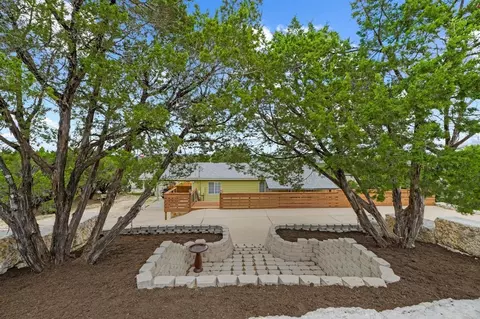 8104 Bronco Ln, Lago Vista, TX 78645
