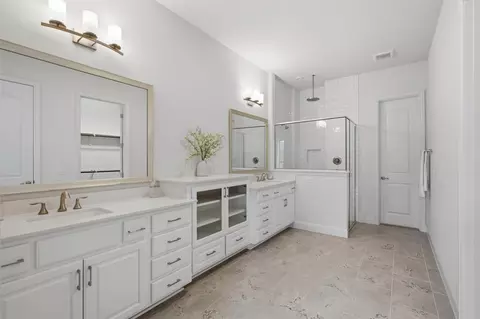 Bath - 213 Diamondback Dr, Georgetown, TX 78628 photo 1 of 4
