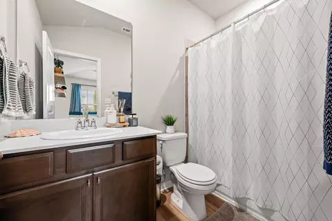 Bath - 6509 Rounded Pebble Ln, Buda, TX 78610 photo 3 of 4