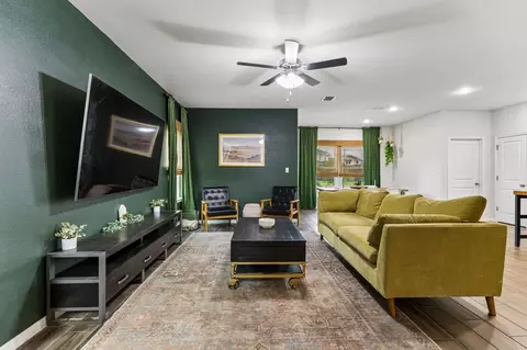 2851 Brand Iron Dr, San Marcos, TX 78666