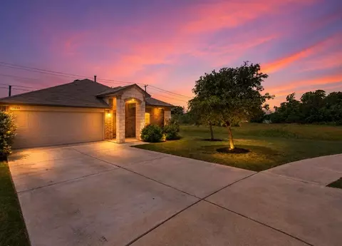1010 Pembroke Ct, Hutto, TX 78634