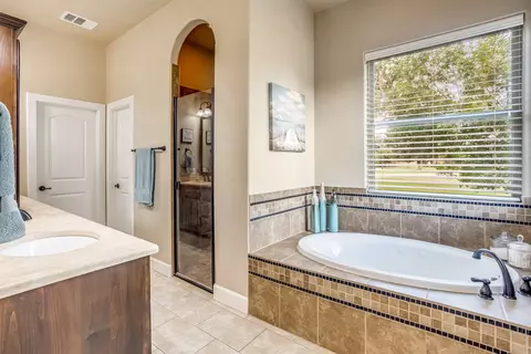 Bath - 101 Adobe Cv, Georgetown, TX 78633 photo 2 of 9