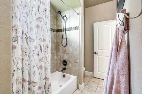 Bath - 101 Adobe Cv, Georgetown, TX 78633 photo 8 of 9