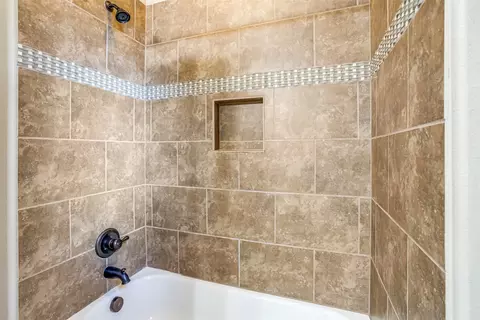 Bath - 101 Adobe Cv, Georgetown, TX 78633 photo 6 of 9