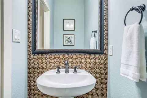 Bath - 101 Adobe Cv, Georgetown, TX 78633 photo 9 of 9