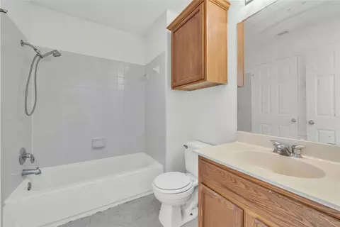 Bath - 259 Mendez Loop, Kyle, TX 78640 photo 3 of 4