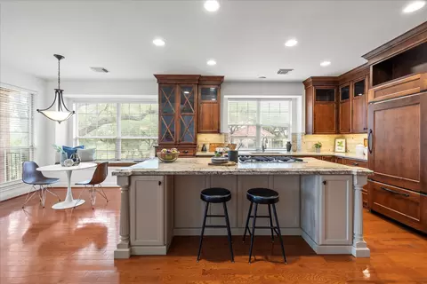 37 Waterfall Dr, The Hills, TX 78738