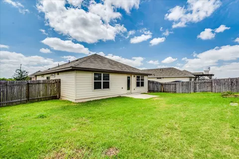 Exterior - 233 Forest Moon Ln, Kyle, TX 78640 photo 8 of 10