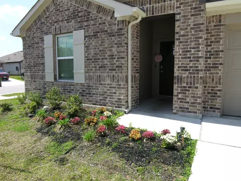 Exterior - 13700 Dismuke Dr, Manor, TX 78653 photo 4 of 7