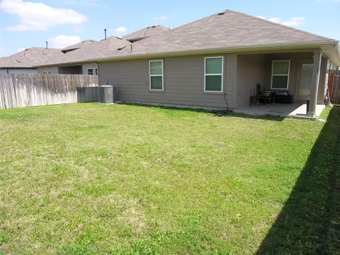 Exterior - 13700 Dismuke Dr, Manor, TX 78653 photo 5 of 7