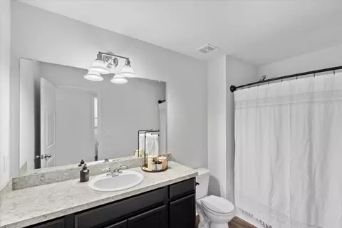 Bath - 308 Shiro Dr, Kyle, TX 78640 photo 2 of 3