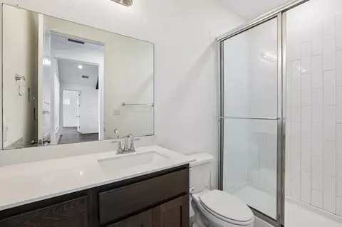 Bath - 317 Independence Dr, Kyle, TX 78640 photo 5 of 6
