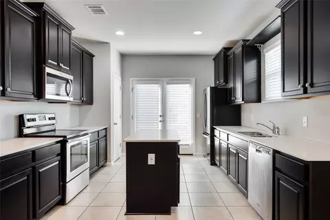 Kitchen - 245 E Broade St, Leander, TX 78641 photo 4 of 5
