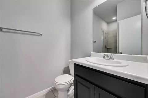 Bath - 245 E Broade St, Leander, TX 78641 photo 3 of 6