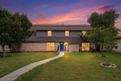 827 Briarcliff Dr, San Antonio, TX 78213