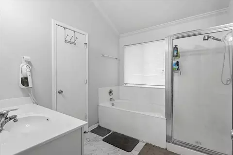 Bath - 281 Leonardo St, Kyle, TX 78640 photo 2 of 5