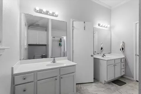 Bath - 281 Leonardo St, Kyle, TX 78640 photo 3 of 5