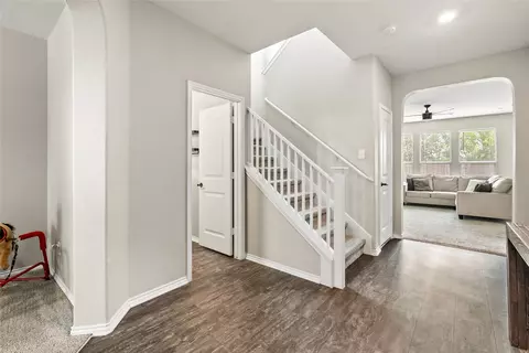 Entry Way - 214 Saranac Dr, Elgin, TX 78621 photo 2 of 4