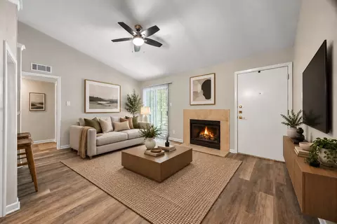 3204 Menchaca Rd #104, Austin, TX 78704